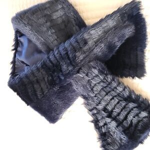 Banana Republic faux fur scarf